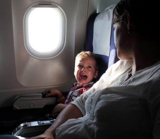 Dlaczego dziecko krzyczało przez cały lot?