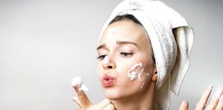 Jak powinno wyglądać mycie twarzy?